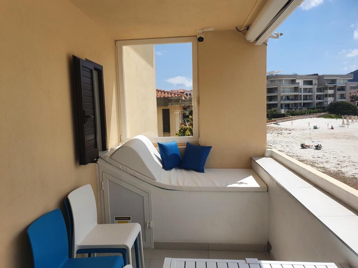 Appartamento Delfino Azzurro Golfo Aranci Exterior foto